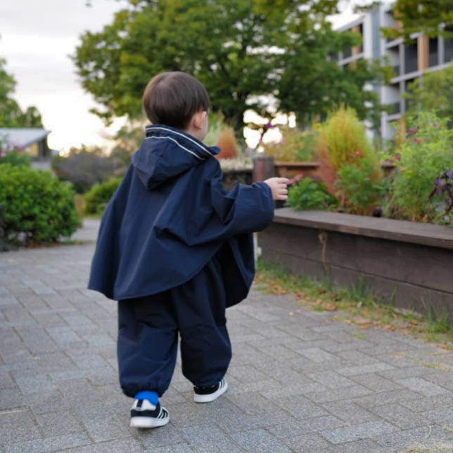 Limited edt PLAY PONCHO Navy/Black